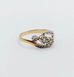 Bague antique or jaune diamant taille roses et monture à enroulement (circa 1900)