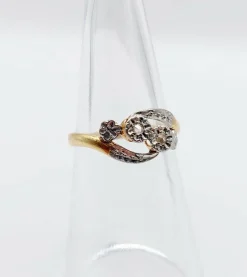 Bague antique or jaune diamant taille roses et monture à enroulement (circa 1900)