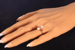Bague Art Déco avec diamants, rubis et perles
