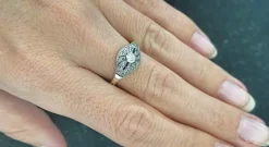 Bague Art Déco deux ors diamants et saphirs