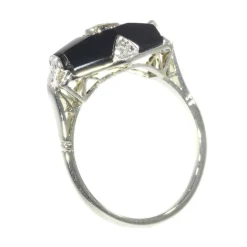 Bague Art Déco diamant et onyx