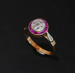 Bague Art Déco Diamants Et Rubis Calibrés, Or