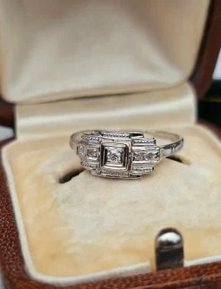 Bague Art Déco Diamants Or Blanc et Platine