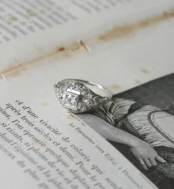 Bague Art Déco Dôme Ajouré Diamants
