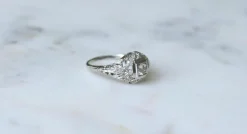 Bague Art Déco Dôme Ajouré Diamants