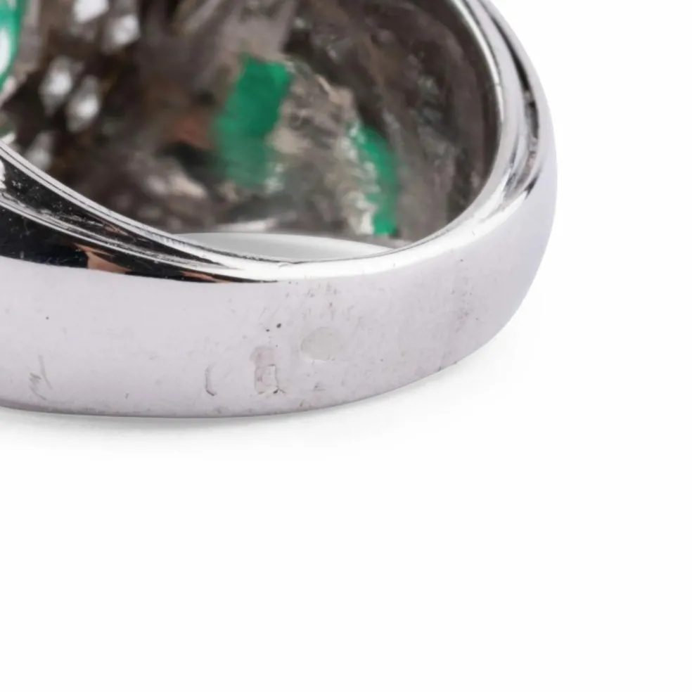 Bague Art Déco Emeraude, Diamants, Or Gris & Platine