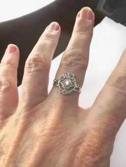 Bague art déco en or avec diamants