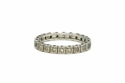 Bague Art Déco en or blanc 18 carats sertie de diamants