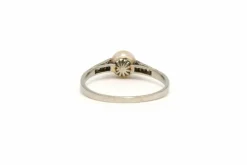 Bague Art Déco en or blanc 18 carats sertie d'une perle et de diamants 