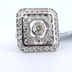 BAGUE ART DÉCO EN OR BLANC 18 KT ET DIAMANTS
