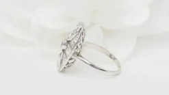 Bague art déco en or blanc et diamants