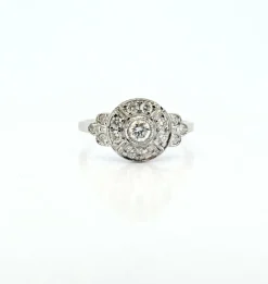 Bague art déco en or blanc et diamants