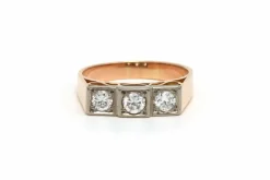 Bague Art Déco en or jaune et blanc 18 carats sertie de diamants