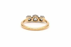 Bague Art Déco en or jaune 18 carats sertie de diamants 