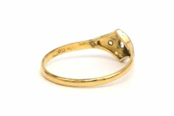Bague Art Déco en or jaune et blanc 18 carats sertie de diamants