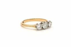 Bague Art Déco en or jaune 18 carats sertie de diamants 