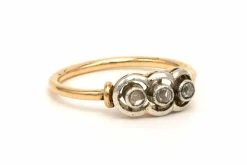 Bague Art Déco en or jaune et blanc 18 carats sertie de diamants 
