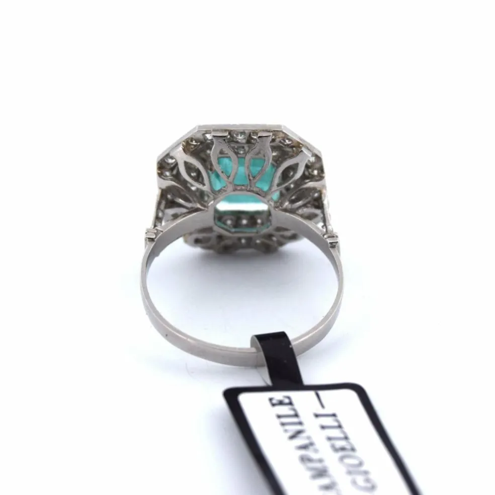 Bague Art Déco en platine et émeraude