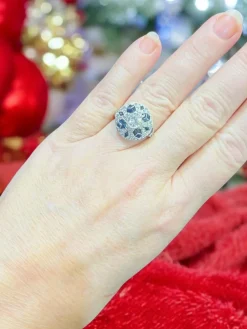 Bague Art Déco, en platine sertie de diamants et de saphirs