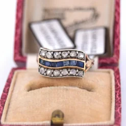 Bague Art Déco en saphir et diamant