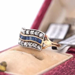 Bague Art Déco en saphir et diamant