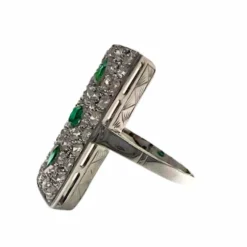 Bague Art Déco émeraudes diamants