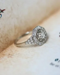 Bague Art Déco Octogonale Platine et Diamants