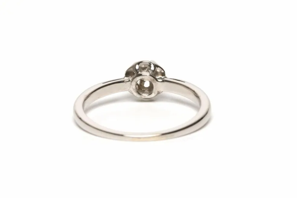 Bague Art Déco or blanc, diamant