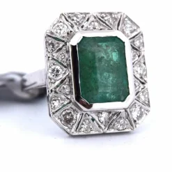 Bague Art Déco or jaune émeraude diamants