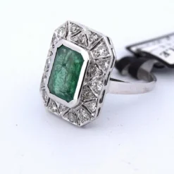 Bague Art Déco or jaune émeraude diamants