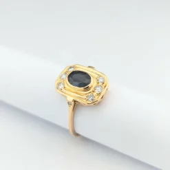 Bague Art Déco or jaune, saphir et diamants
