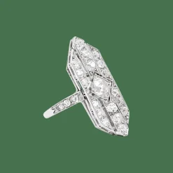 Bague Art Déco, platine et diamants.