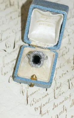 Bague Art Déco Saphir Octogonal et Diamants