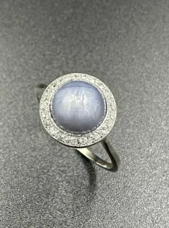 Bague Art Déco Saphir étoilé et diamants, Or et Platine