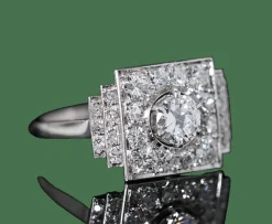 Bague Art Deco 1930 en platine et brillants.