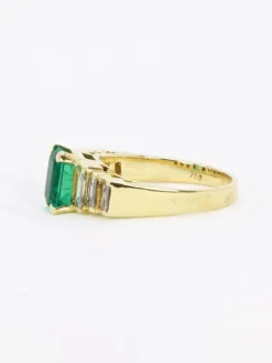 Bague Art Deco or jaune diamants emeraude colombienne Muzo 1,9 carat