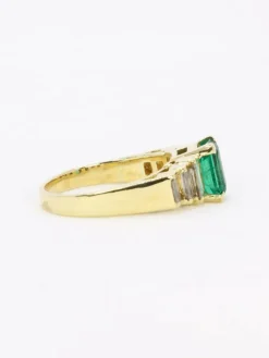 Bague Art Deco or jaune diamants emeraude colombienne Muzo 1,9 carat