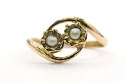 Bague Art Nouveau en or jaune sertie de perles