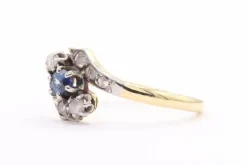 Bague Art Nouveau en or jaune et blanc sertie d'un saphir et de diamants