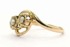 Bague Art Nouveau en or jaune sertie de perles