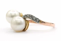 Bague Art Nouveau en or jaune et blanc sertie de perles et de diamants
