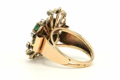 Bague Art Nouveau en or jaune 18 carats sertie d'émeraude et de diamants taille 