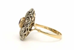 Bague Art Nouveau en or jaune et blanc 14 carats sertie d'un rubis naturel et de diamants