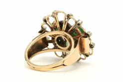 Bague Art Nouveau en or jaune 18 carats sertie d'émeraude et de diamants taille 