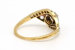 Bague Art Nouveau en or jaune et blanc 18 carats sertie de diamants