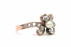 Bague Art Nouveau en or jaune sertie d'une perle et de diamants