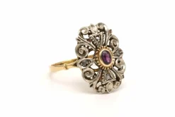 Bague Art Nouveau en or jaune et blanc 14 carats sertie d'un rubis naturel et de diamants