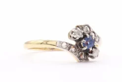 Bague Art Nouveau en or jaune et blanc sertie d'un saphir et de diamants