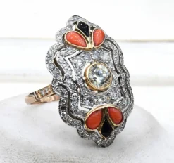 Bague Art Nouveau en platine et diamants