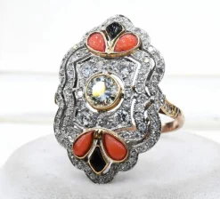 Bague Art Nouveau en platine et diamants